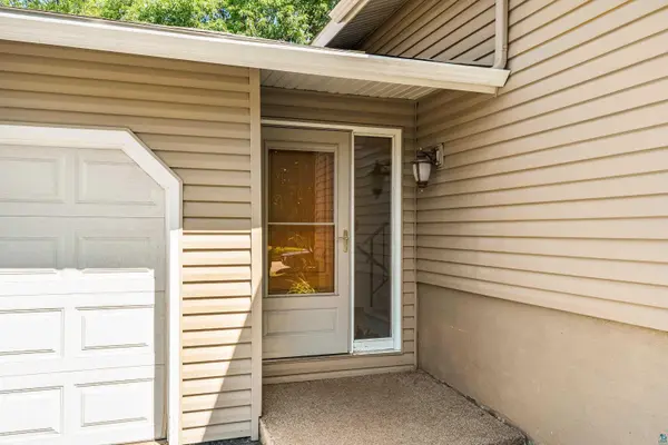 219 W Morgan St, Duluth, MN 55811