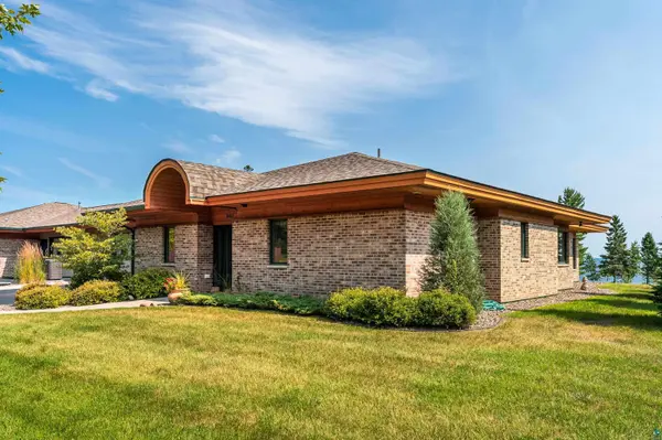 8401 Congdon Blvd #6, Duluth, MN 55804
