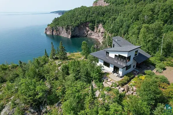 5998 Highway 61, Silver Bay, MN 55614