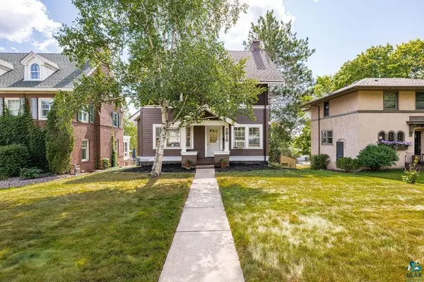 2816 E 1st St, Duluth, MN 55812