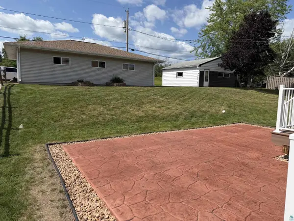 2223 W 22nd St, Duluth, MN 55811