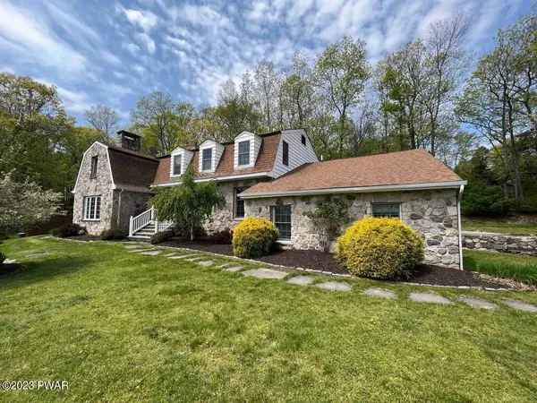 297 Myck RD, Dingmans Ferry, PA 18328