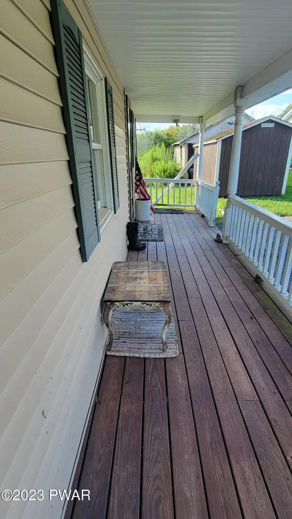 1689 Cortez RD, Lake Ariel, PA 18436