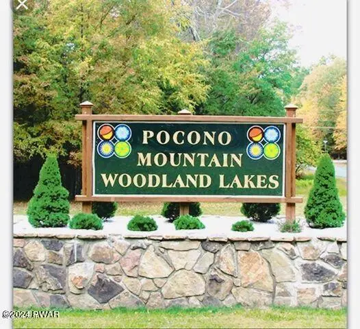 158 Pitchpine DR, Milford, PA 18337