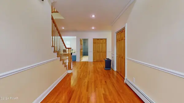126 Apache DR, Milford, PA 18337