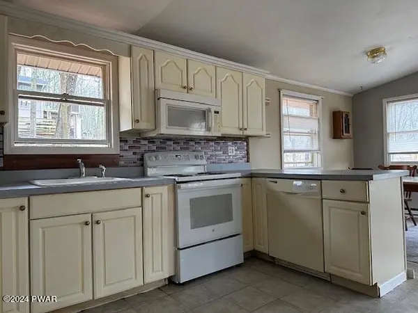 112 Keystone CT, Dingmans Ferry, PA 18328
