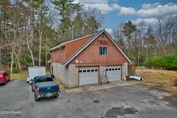 109 Whittaker RD, Dingmans Ferry, PA 18328