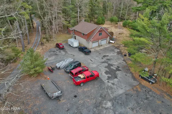 109 Whittaker RD, Dingmans Ferry, PA 18328