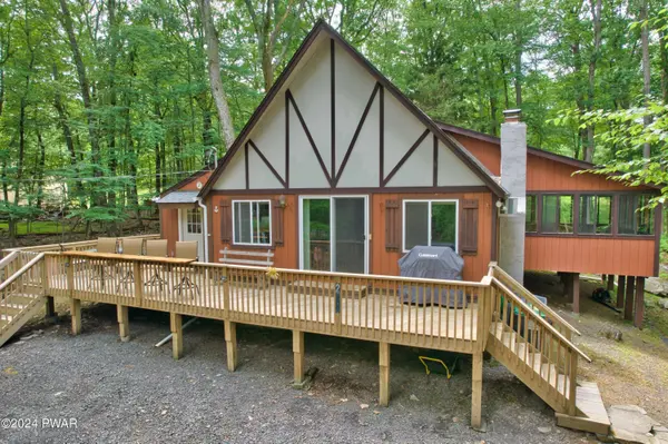 253 Ridge DR, Milford, PA 18337