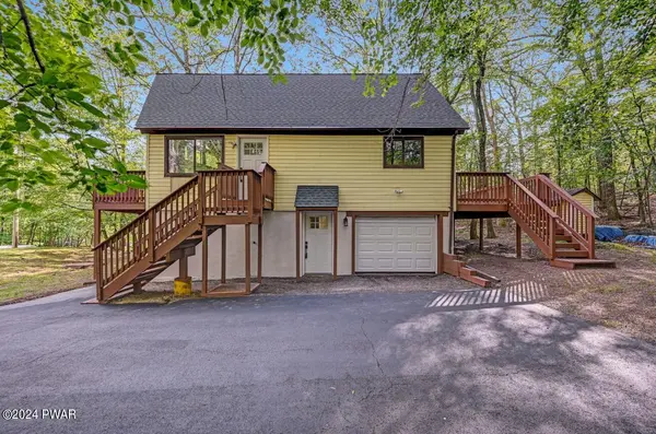 226 Mountain Lake DR, Dingmans Ferry, PA 18328