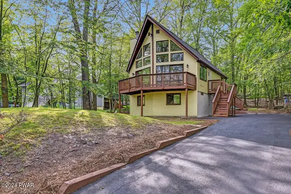 226 Mountain Lake DR, Dingmans Ferry, PA 18328