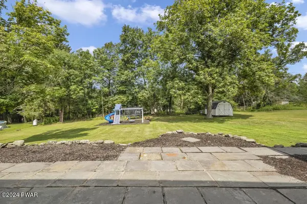 25 Intervale RD, Honesdale, PA 18431
