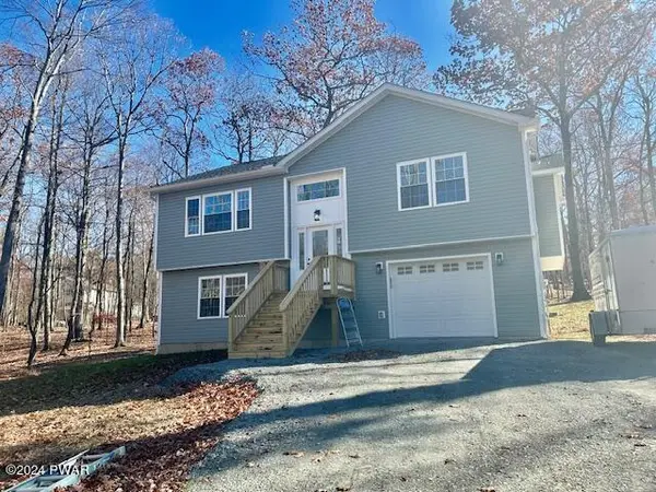 110 Peach tree LN, Milford, PA 18337