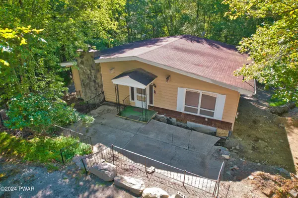 134 Twin Lakes DR, Shohola, PA 18458
