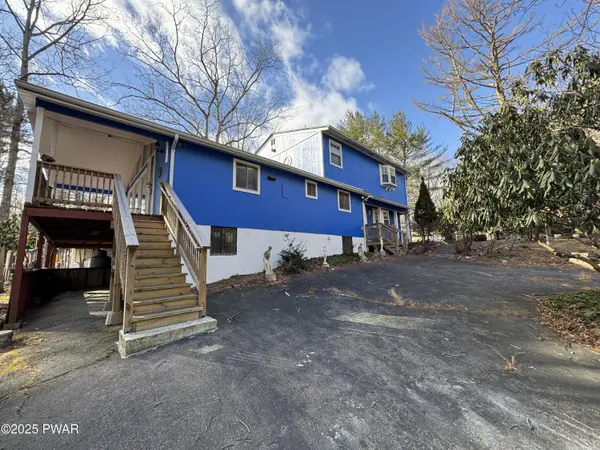 133 Gumtree LN, Dingmans Ferry, PA 18328