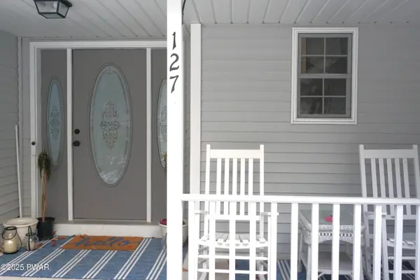 127 Hillcrest DR, Greentown, PA 18426