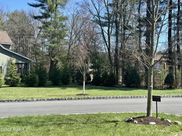 603 Macintosh WAY, Matamoras, PA 18336
