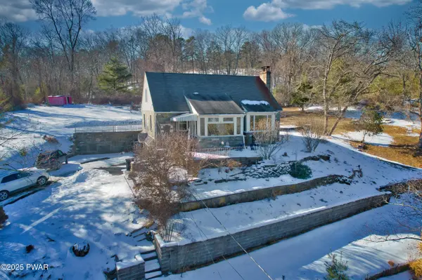 1268 Delaware DR, Matamoras, PA 18336