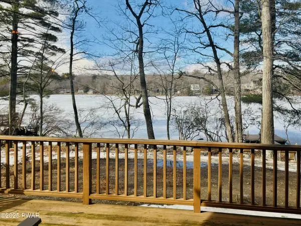 111 Mountain Lake DR, Dingmans Ferry, PA 18328