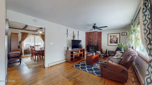 332 Wild Acrs DR, Dingmans Ferry, PA 18328