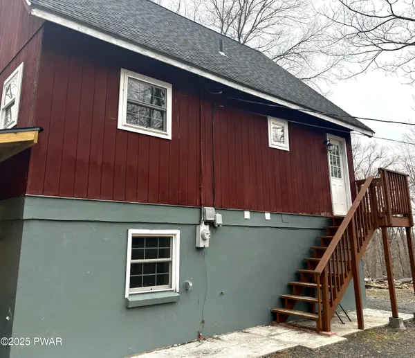 122 Fairview DR, Dingmans Ferry, PA 18328