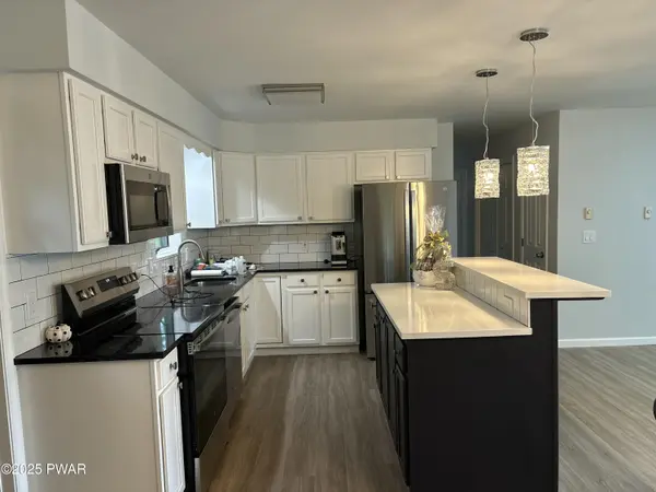 5249 E Woodbridge DR, Bushkill, PA 18324