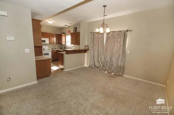 1703 Lydia LN, Junction City, KS 66441