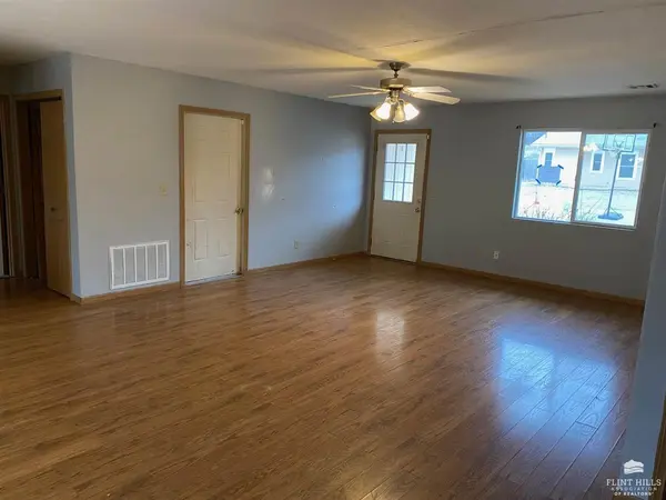 621 Jerry DR, Junction City, KS 66441