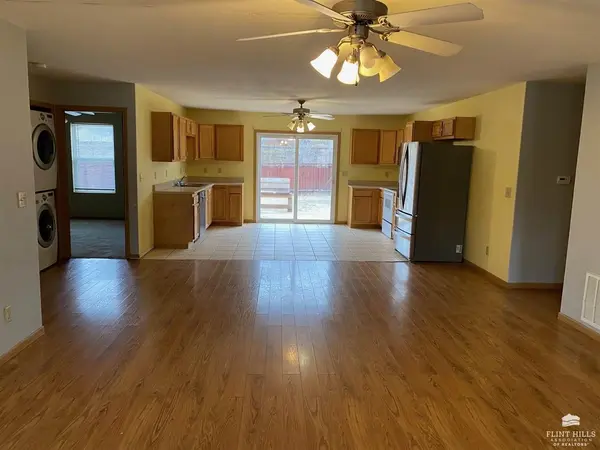 621 Jerry DR, Junction City, KS 66441