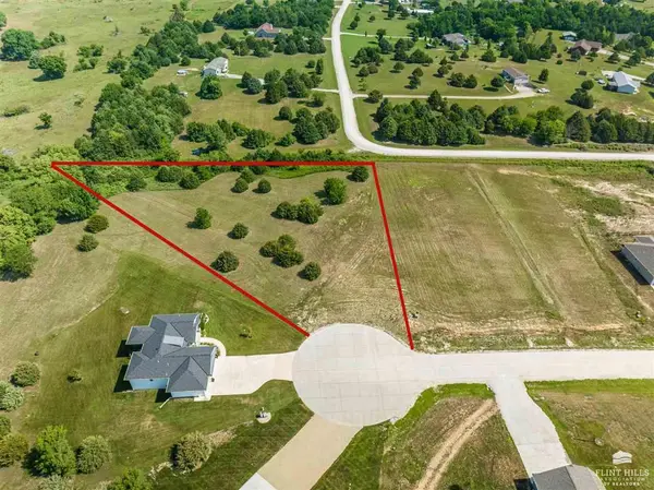 13273 Kennedy CT, St. George, KS 66535