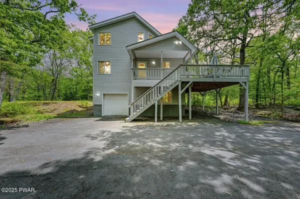 811 Maple Ridge CT, Lords Valley, PA 18428