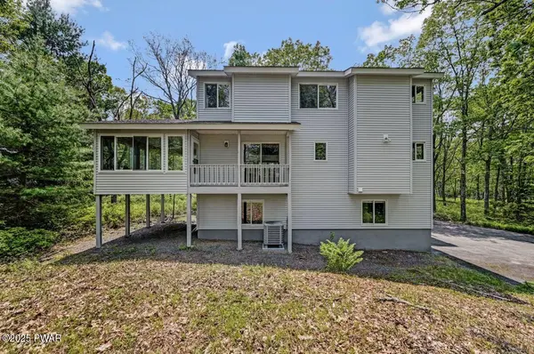 811 Maple Ridge CT, Lords Valley, PA 18428