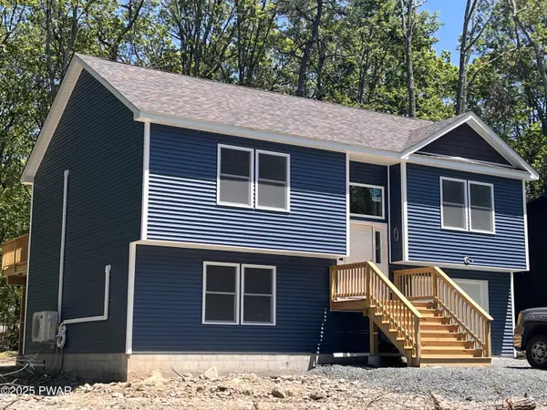 105 Brownstone DR, Milford, PA 18337