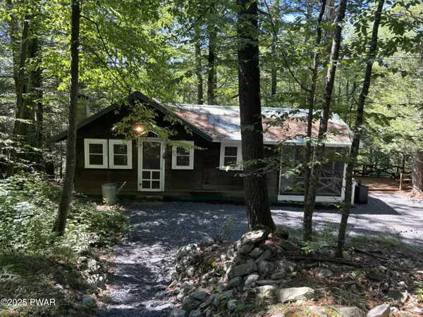 108 Deer Run TRL, Dingmans Ferry, PA 18328