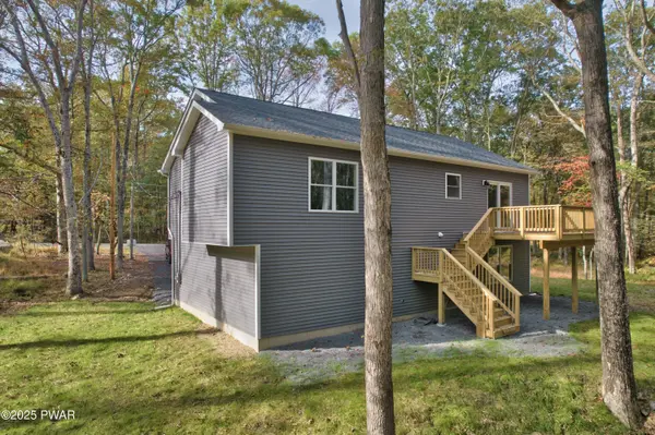 107 White Tail LN, Milford, PA 18337