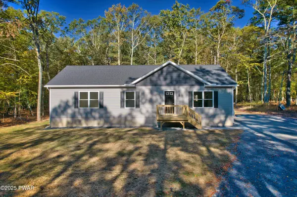 108 Knob Cone DR, Milford, PA 18337