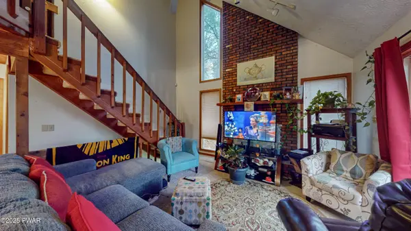 129 Stafford DR, Bushkill, PA 18324
