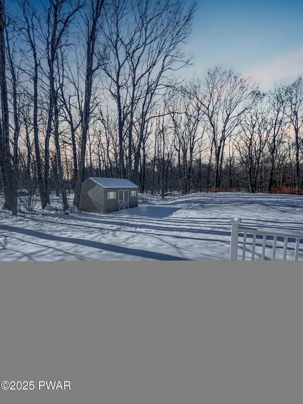 107 Mountain Laurel Drive DR, Clifford Twp, PA 18421