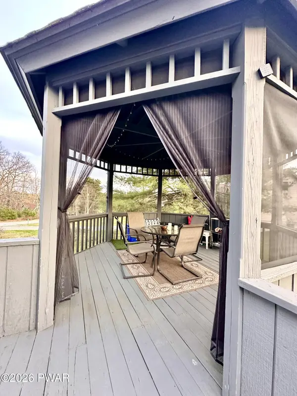 114 Orchard DR, Lords Valley, PA 18428