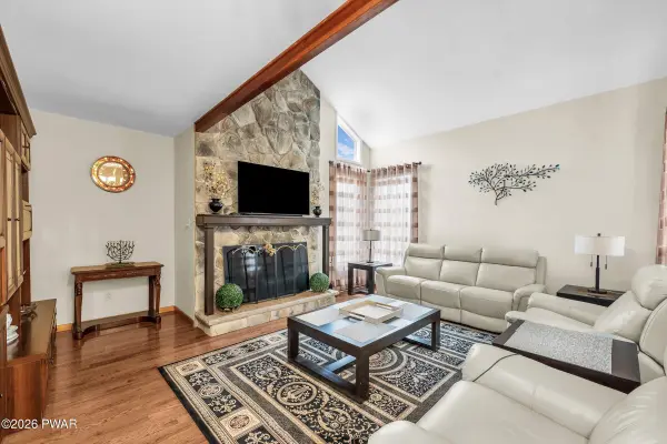 216 Canoebrook, Hawley, PA 18428