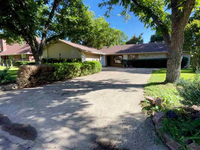 336 Columbine, Meadowlakes, TX 78654