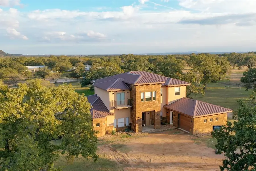 713 Oak Forest RD, Marble Falls, TX 78654