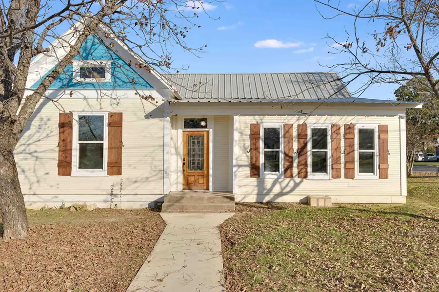 1012 Ash ST, Llano, TX 78643