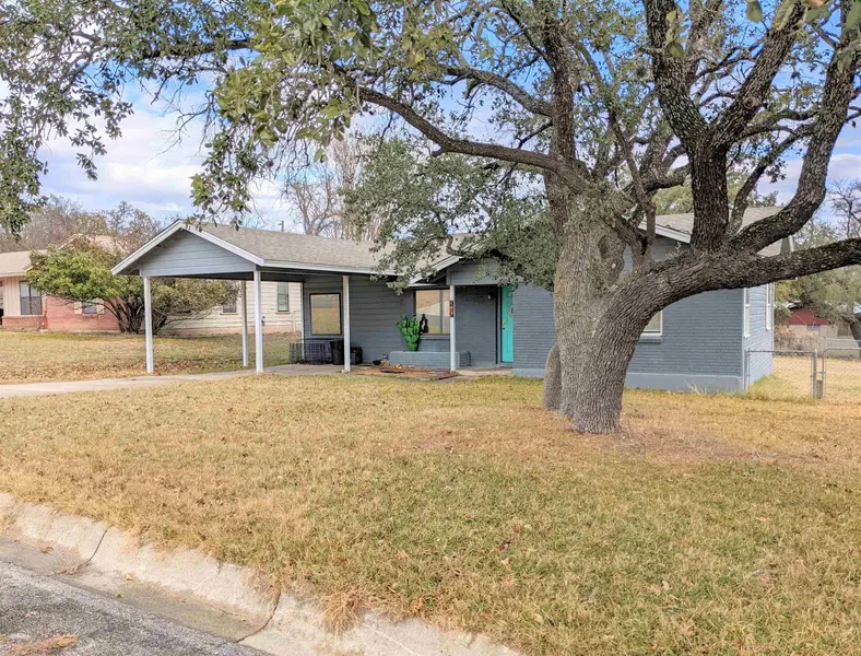 215 S Rice St, Lampasas, TX 76550