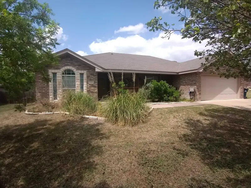 1304 E Johnson, Burnet, TX 78611