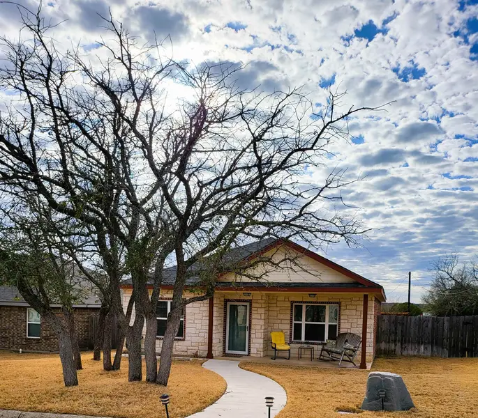 12 Samac LN, Lampasas, TX 76550