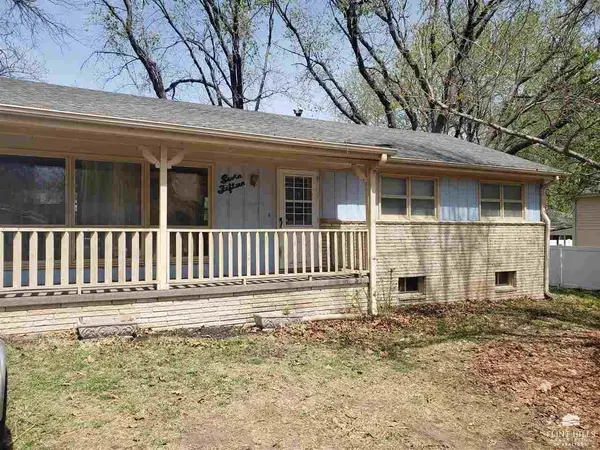 715 Webster ST, Clay Center, KS 67432