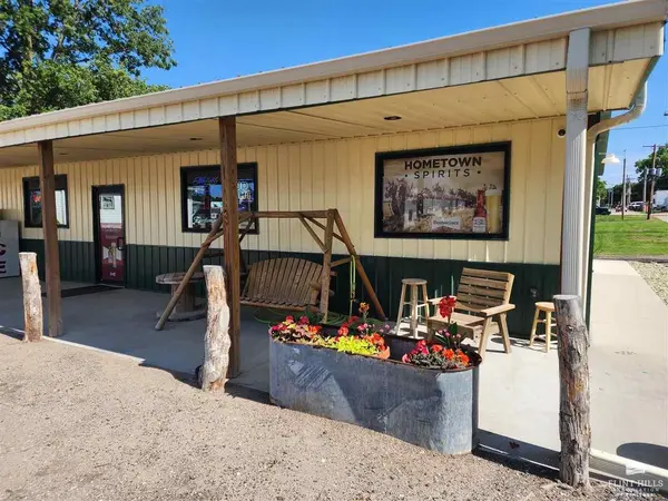 124 W South ST, Mankato, KS 66956
