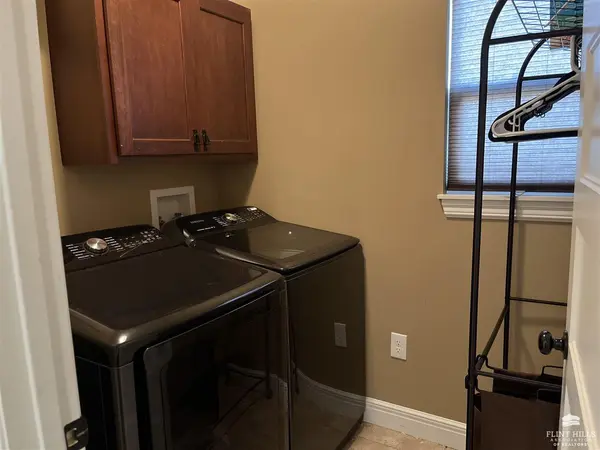 516 Northfield RD, Manhattan, KS 66502