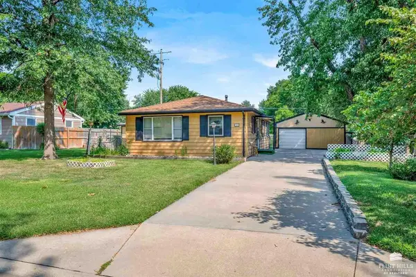 728 Tuttle ST, Manhattan, KS 66502